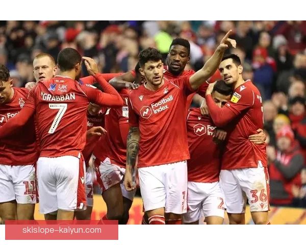 英超蓝军近期表现稳健，球队状态逐渐回暖引发关注